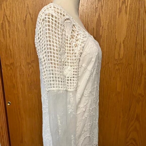 Adiva - Long Sleeve Lace Overlay with Spaghetti Strap Camisole / White / Size L - Picture 10 of 14